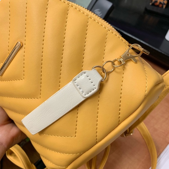 Mini back pack - Picture 4 of 4